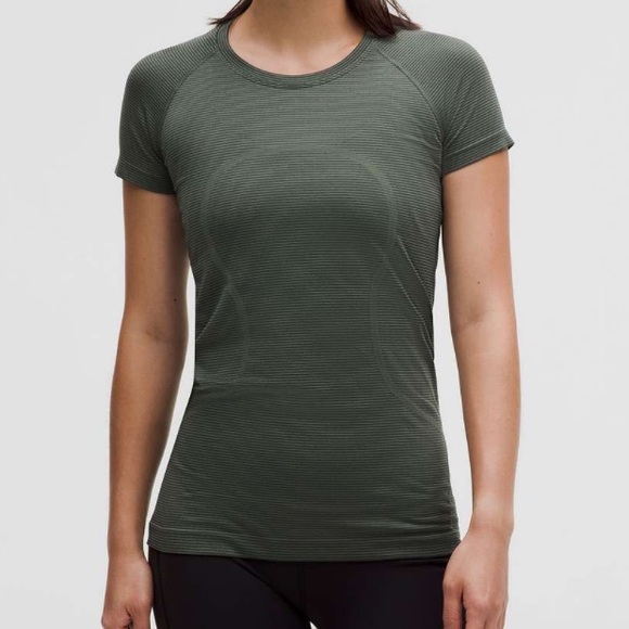 Lululemon Swiftly Tech Short Sleeve Crew Tee Size 4 - Picture 2 of 6